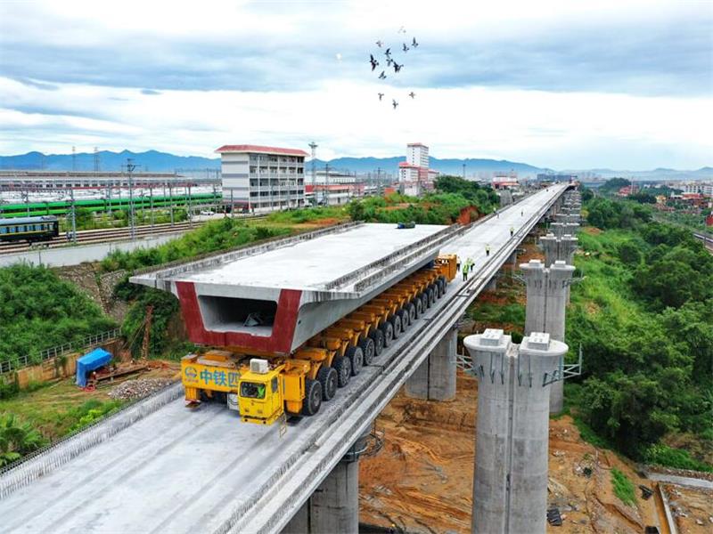 新疆高铁高架桥施工